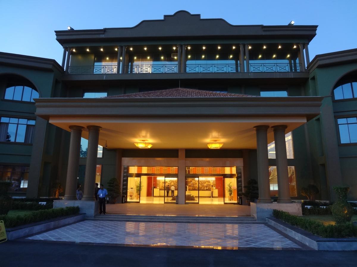 Dork Jumpa Hotel Vientiane Exterior foto